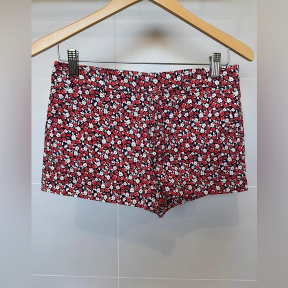H&M L.O.G.G. Floral Print Shorts | Size 4 - Picture 1 of 6